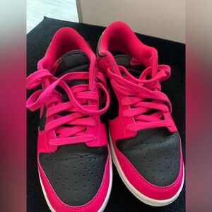 Nike Womens Pink and Black Athletic Shoes